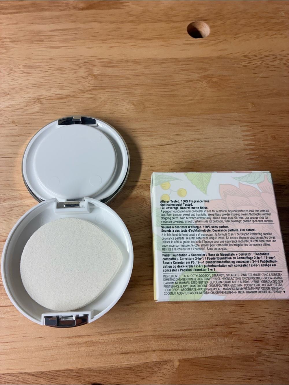 Clinique Beyond Perfecting Powder Lightweight Foundation & Concealer 11 Honey - Picture 4 of 9